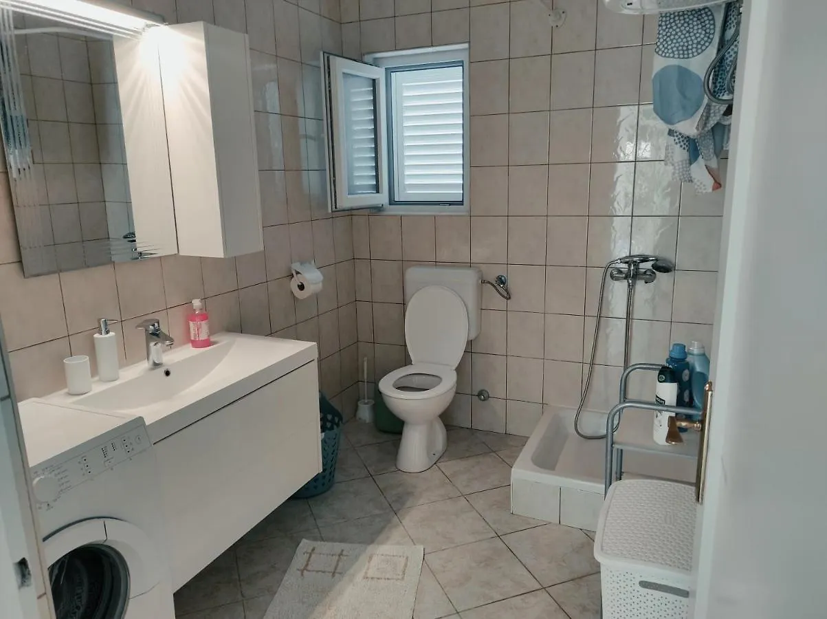 Apartment Apartman Daniel With Free Parking Mundanije Croatia