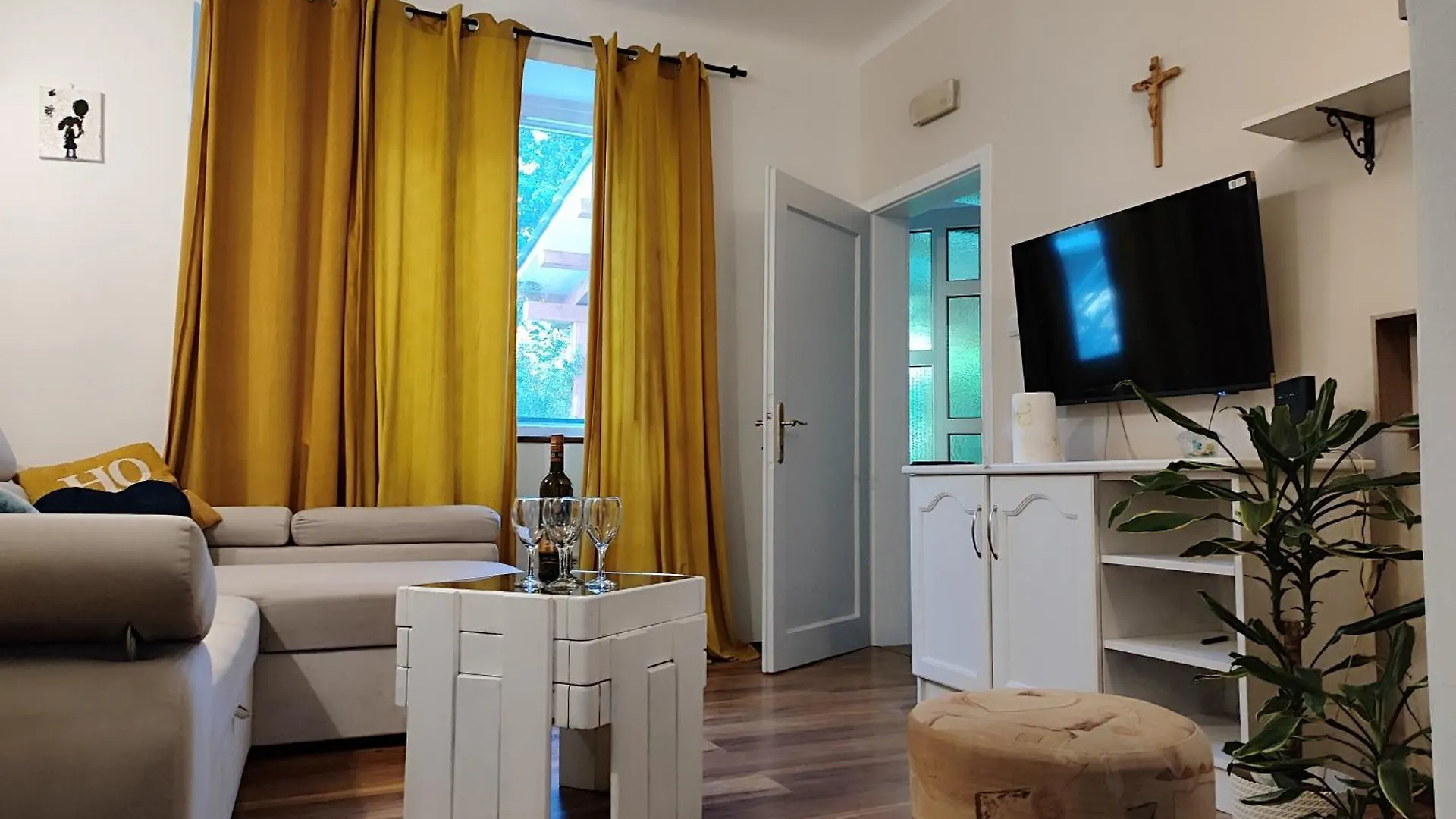 Apartman Daniel With Free Parking Mundanije Apartment